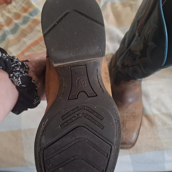 Ariat Men's Brown and Black Cowboy Boots