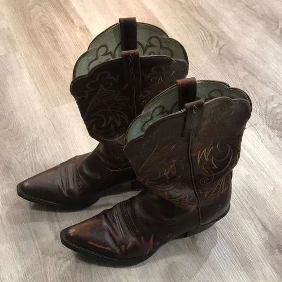 Ariat Snip Toe Brown Leather Cowgirl Boots Scallop