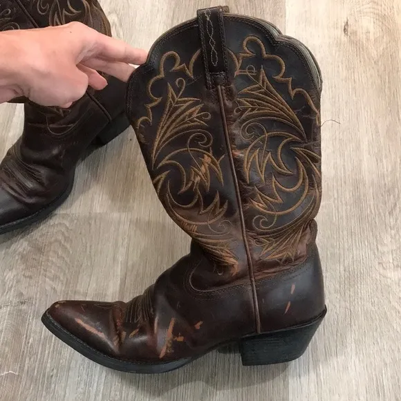 Ariat Snip Toe Brown Leather Cowgirl Boots Scallop