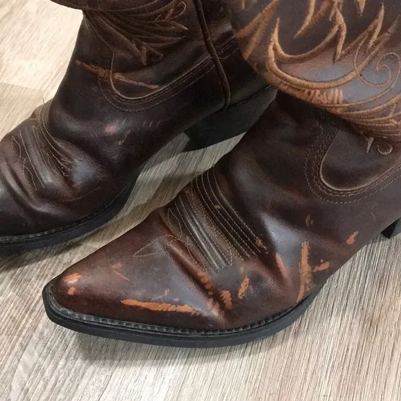 Ariat Snip Toe Brown Leather Cowgirl Boots Scallop