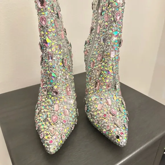 🆕ARNICA-PINK JEWELED STILETTO BOOTIE Embellished Silver Azalea Wang SZ8