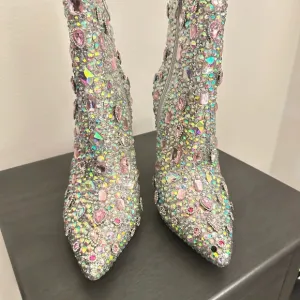 🆕ARNICA-PINK JEWELED STILETTO BOOTIE Embellished Silver Azalea Wang SZ8