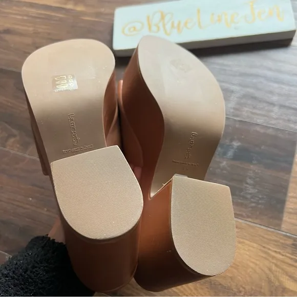 arroude Miso Leathet Platform Sandals NWOT