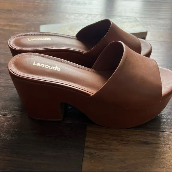 arroude Miso Leathet Platform Sandals NWOT