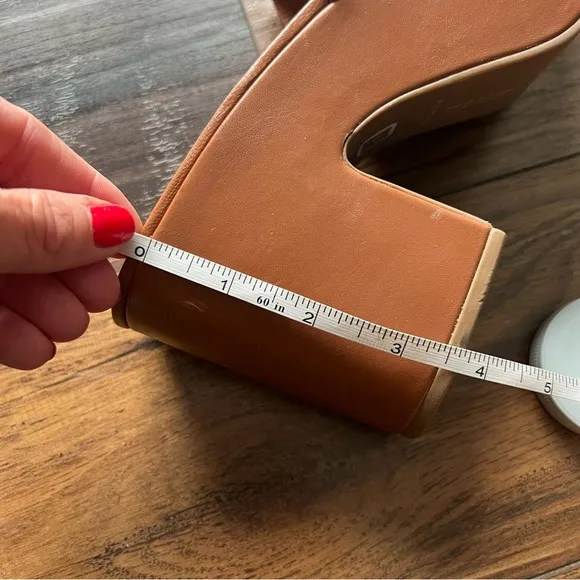 arroude Miso Leathet Platform Sandals NWOT