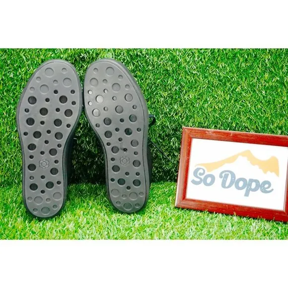 Atoms Shoes Classic Comfortable Sneakers  - Women's 5.25