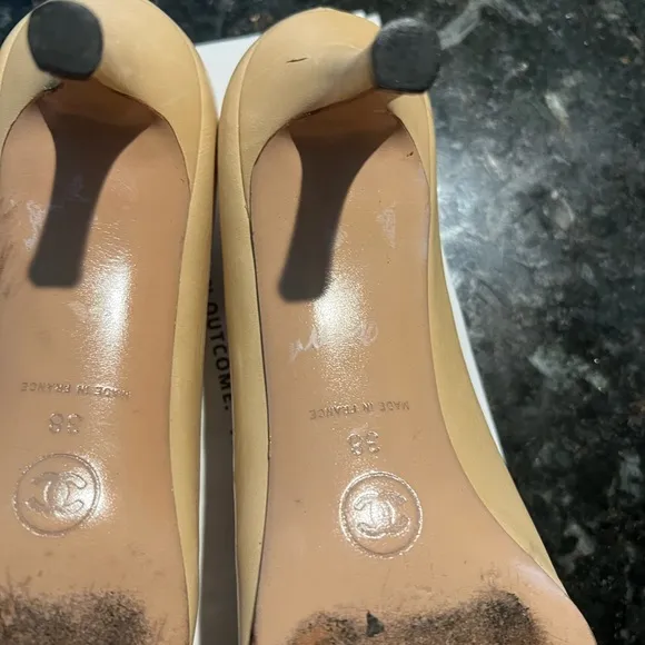 AUTHENTIC CHANEL CLASSIC PUMP VINTAGE SHOES size 38