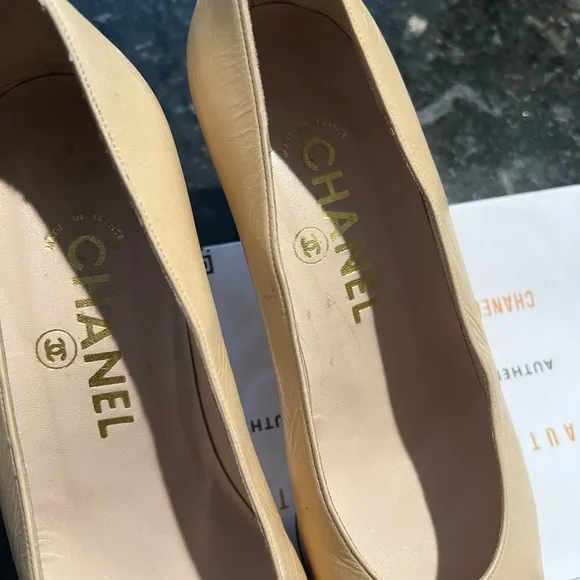 AUTHENTIC CHANEL CLASSIC PUMP VINTAGE SHOES size 38