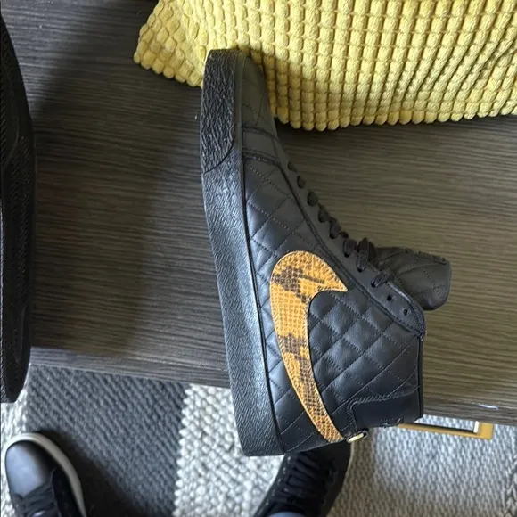 Authentic Nike x Supreme Men's  mattress Black and Gold High-Top Sneakers