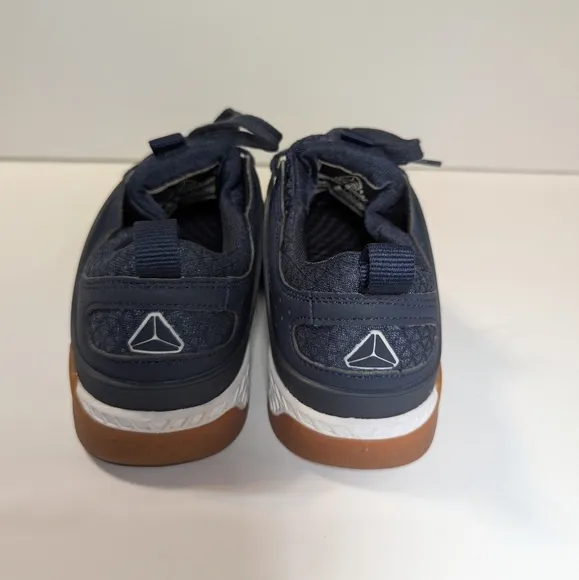 Axion Majik Low Top Skate Shoes Size 5