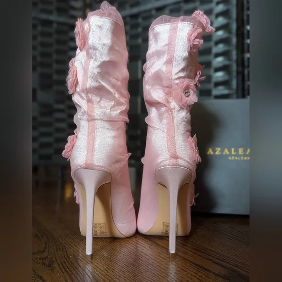 Azalea Wang Elegant Pink Heeled Boots Floral Accents Flowers Feminine Sz 7.5