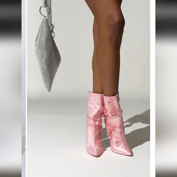 Azalea Wang Elegant Pink Heeled Boots Floral Accents Flowers Feminine Sz 7.5