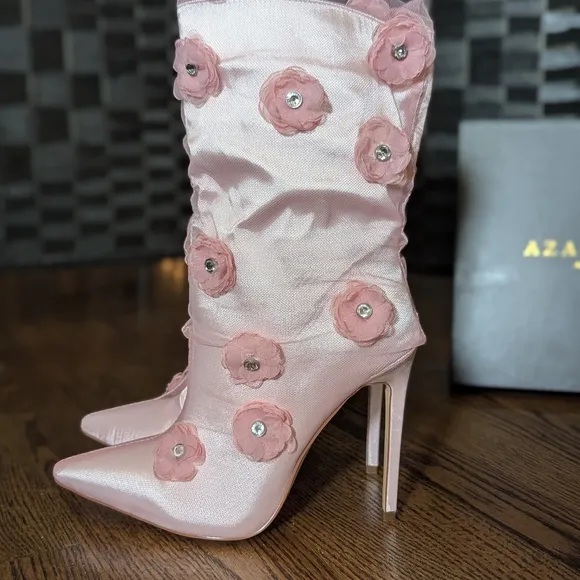 Azalea Wang Elegant Pink Heeled Boots Floral Accents Flowers Feminine Sz 7.5
