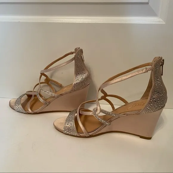BADGLEY MISCHKA JEWEL SHOES WEDGE TAN FABRIC SATIN CRYSTALS STRAPPY Size 8