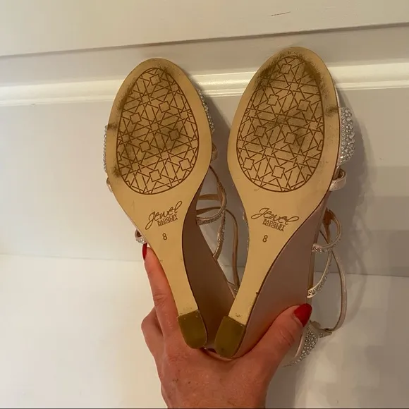 BADGLEY MISCHKA JEWEL SHOES WEDGE TAN FABRIC SATIN CRYSTALS STRAPPY Size 8