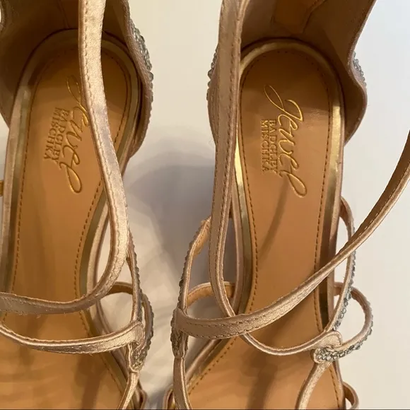 BADGLEY MISCHKA JEWEL SHOES WEDGE TAN FABRIC SATIN CRYSTALS STRAPPY Size 8