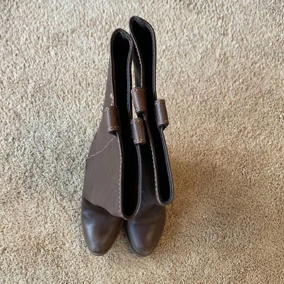 Banana Republic Boots. Size 7. Made in Brazil