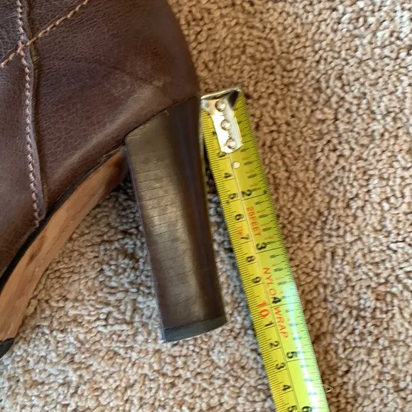Banana Republic Boots. Size 7. Made in Brazil