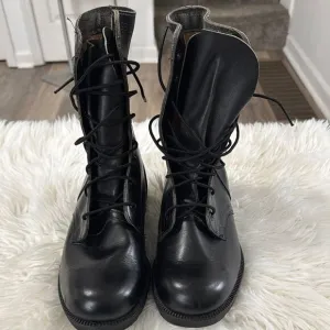Bata Women's Black Lace-Up Boots Size 7W