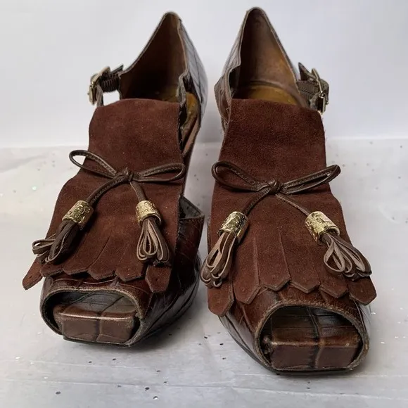 BCBG Brown Croc Embossed Platform Peep Toe Sandal Fringe Tassel - Size 7 Heels