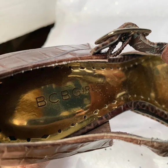 BCBG Brown Croc Embossed Platform Peep Toe Sandal Fringe Tassel - Size 7 Heels
