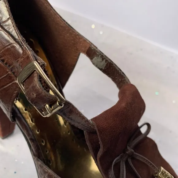 BCBG Brown Croc Embossed Platform Peep Toe Sandal Fringe Tassel - Size 7 Heels