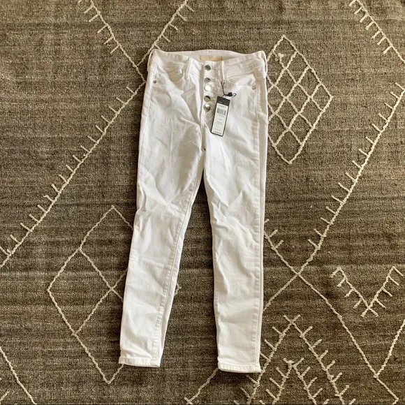 🇺🇸❤️‍🔥BCBG white jeans!🇺🇸❤️‍🔥