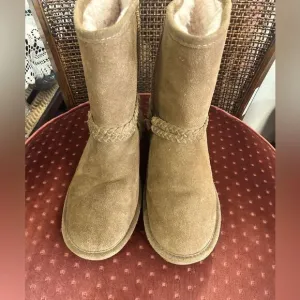 Bear Paw Ladies Size 12 Brown Boots