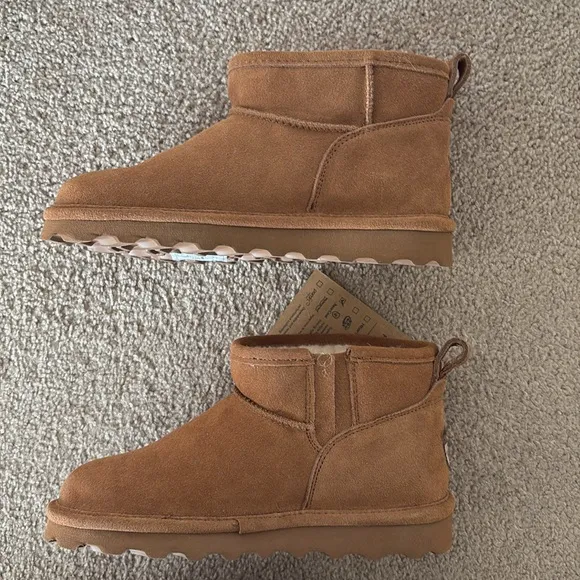 “Bearpaw” tan boots; size 5; NWT