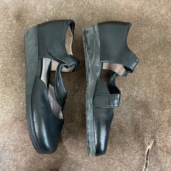 Beautifeel Pleasure Wedge D'Orsay Cutout Leather Shoes