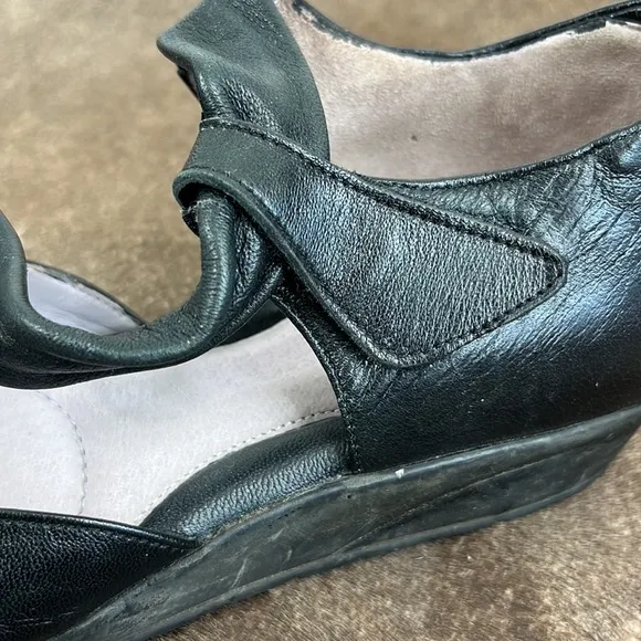 Beautifeel Pleasure Wedge D'Orsay Cutout Leather Shoes