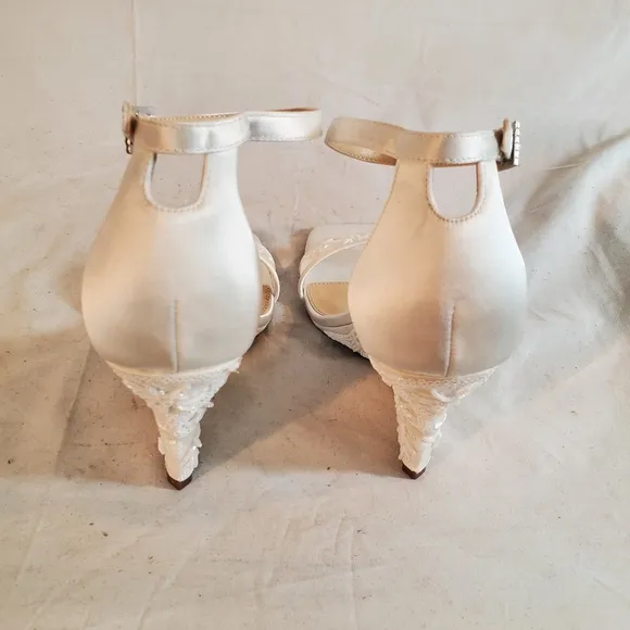 Betsey Johnson Women's Size 8.5 White Ivan Wedge Ankle Strap Dress Sandal New