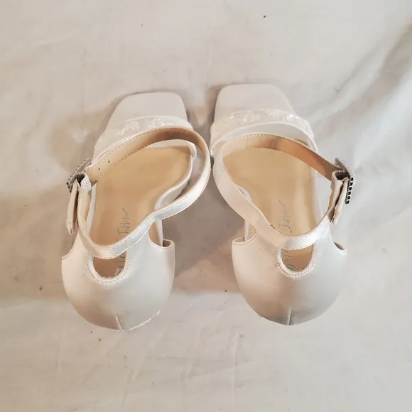 Betsey Johnson Women's Size 8.5 White Ivan Wedge Ankle Strap Dress Sandal New