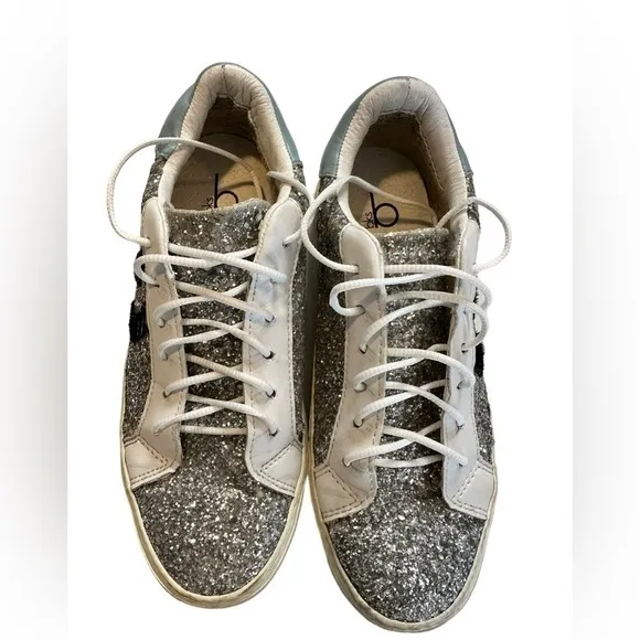 BKS glitter arrow stylish trendy blue heel tab accent tennis shoes