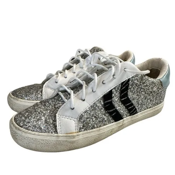 BKS glitter arrow stylish trendy blue heel tab accent tennis shoes