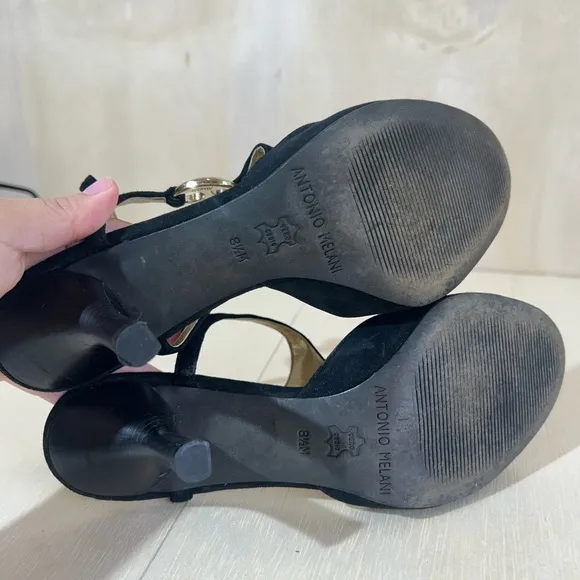 Black and Gold Women's Shoes 8 1/2
