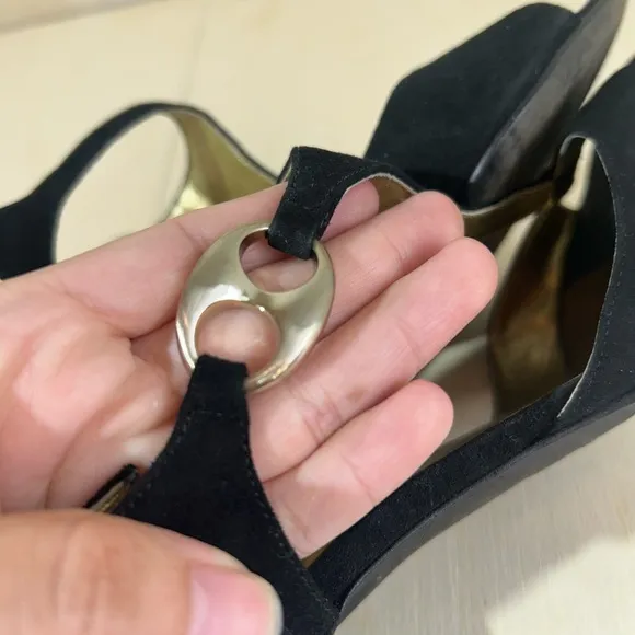 Black and Gold Women's Shoes 8 1/2
