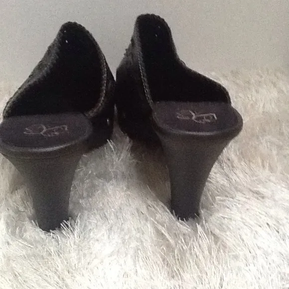 Black Laser Cut Metal Studded Clog Heel NWOT  Sz10