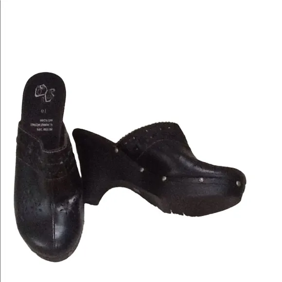 Black Laser Cut Metal Studded Clog Heel NWOT  Sz10