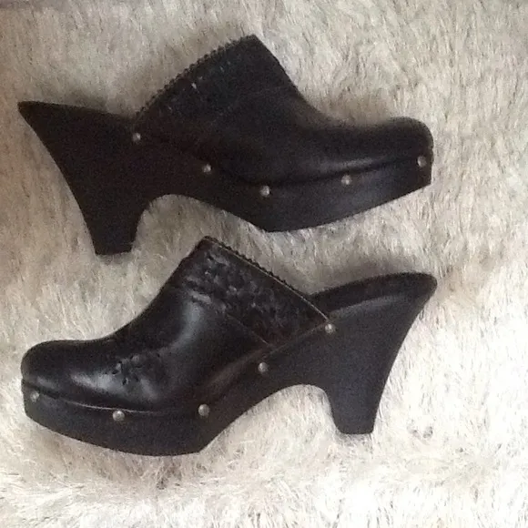 Black Laser Cut Metal Studded Clog Heel NWOT  Sz10