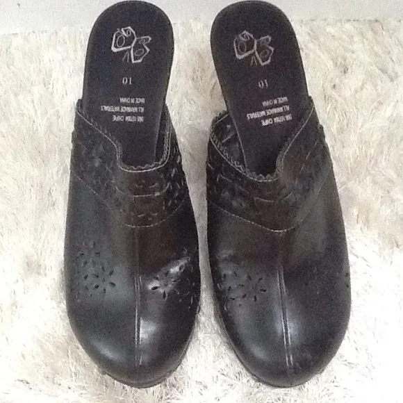 Black Laser Cut Metal Studded Clog Heel NWOT  Sz10