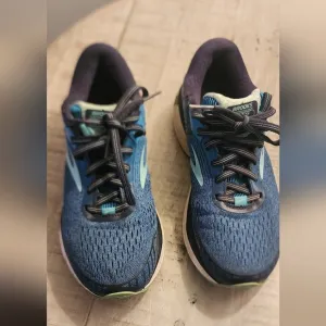 Blue Brooks Adrenaline Gts 18 running shoes women’s Sz 7.5