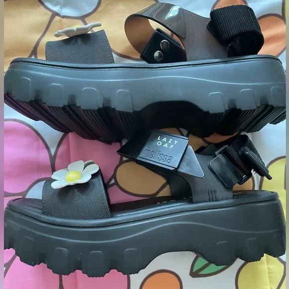 BNWOT Melissa x Lazy Oaf Black Daisy Flower Women's Platform Sandals