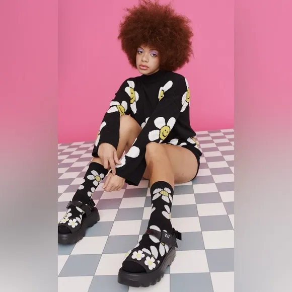 BNWOT Melissa x Lazy Oaf Black Daisy Flower Women's Platform Sandals