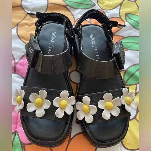 BNWOT Melissa x Lazy Oaf Black Daisy Flower Women's Platform Sandals