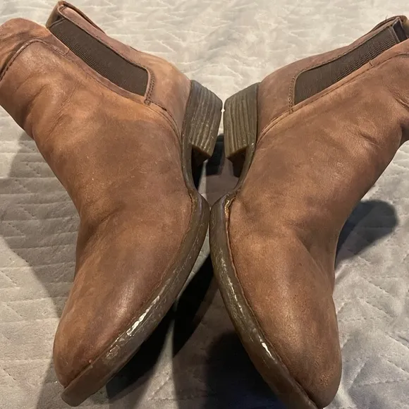 Born boots mens size 13 pre-owned condition brown