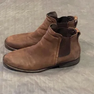 Born boots mens size 13 pre-owned condition brown