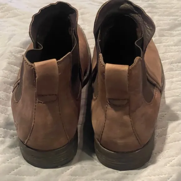 Born boots mens size 13 pre-owned condition brown