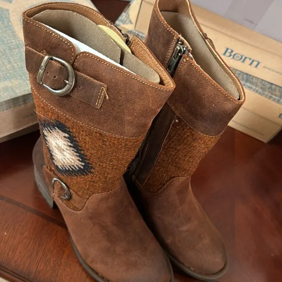 BORN Women's Triana Brown 9.5 boots brand new