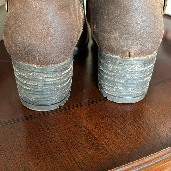 BORN Women's Triana Brown 9.5 boots brand new